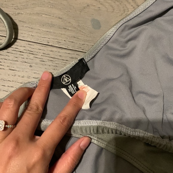 2/$30 ✨ Missguided Swim Halter Grey Bikini - top size US 2. Bottom size US 6 - Picture 5 of 5